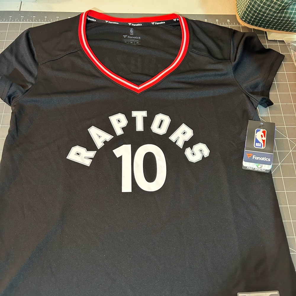 RAPTORS #10 DeRozan Fanatics Black and Red V-Neck Jersey